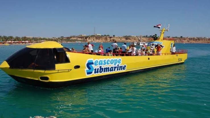 Semi Submarine Tour